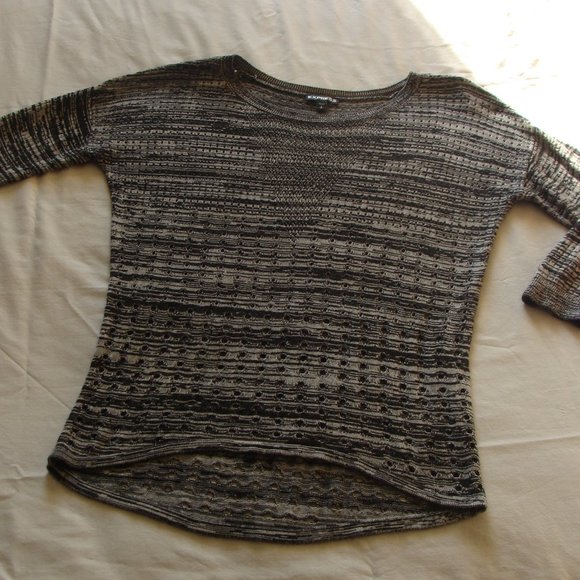 EXPRESS Gray & Black 3/4 Sleeve Open NET Knit Sweater Sz SMALL - Picture 2 of 6